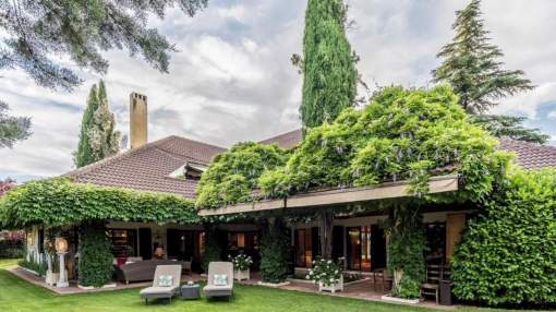 Elegant property in the best area of Valdemarín Elegant property in the best area of Valdemarín